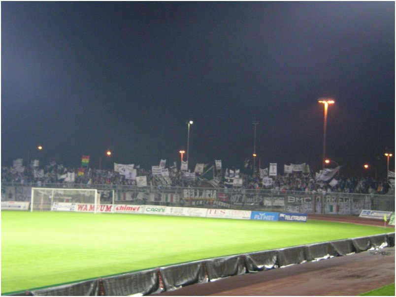 Arezzo - Cesena  30.10.2004 023